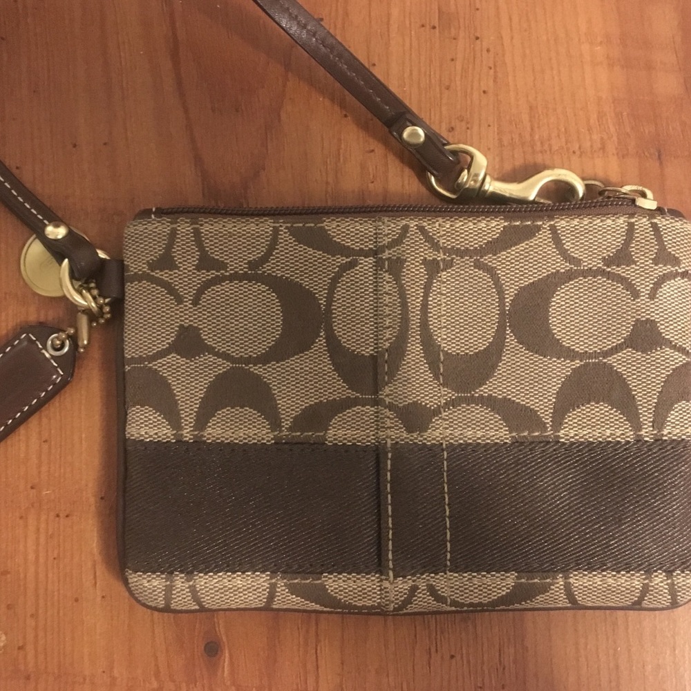 Coach Signature wristlet BARELY USED!